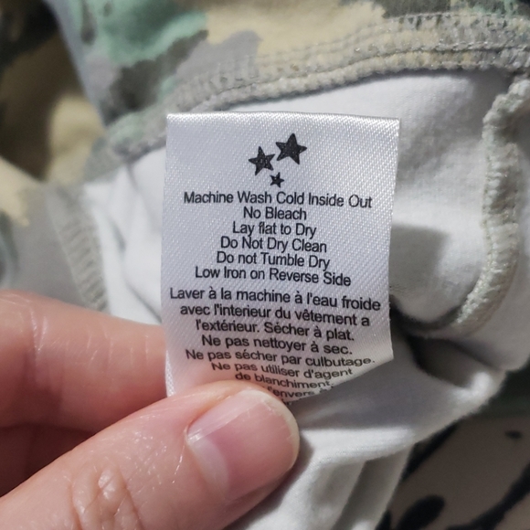 🎫FREE with purchase Aritzia talula camo leggings - Picture 7 of 8